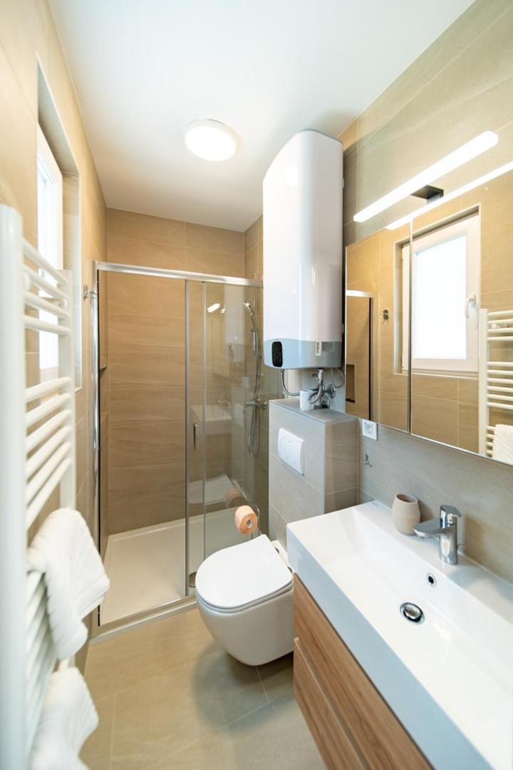 Arti Holiday Homes Banjol 외부 사진