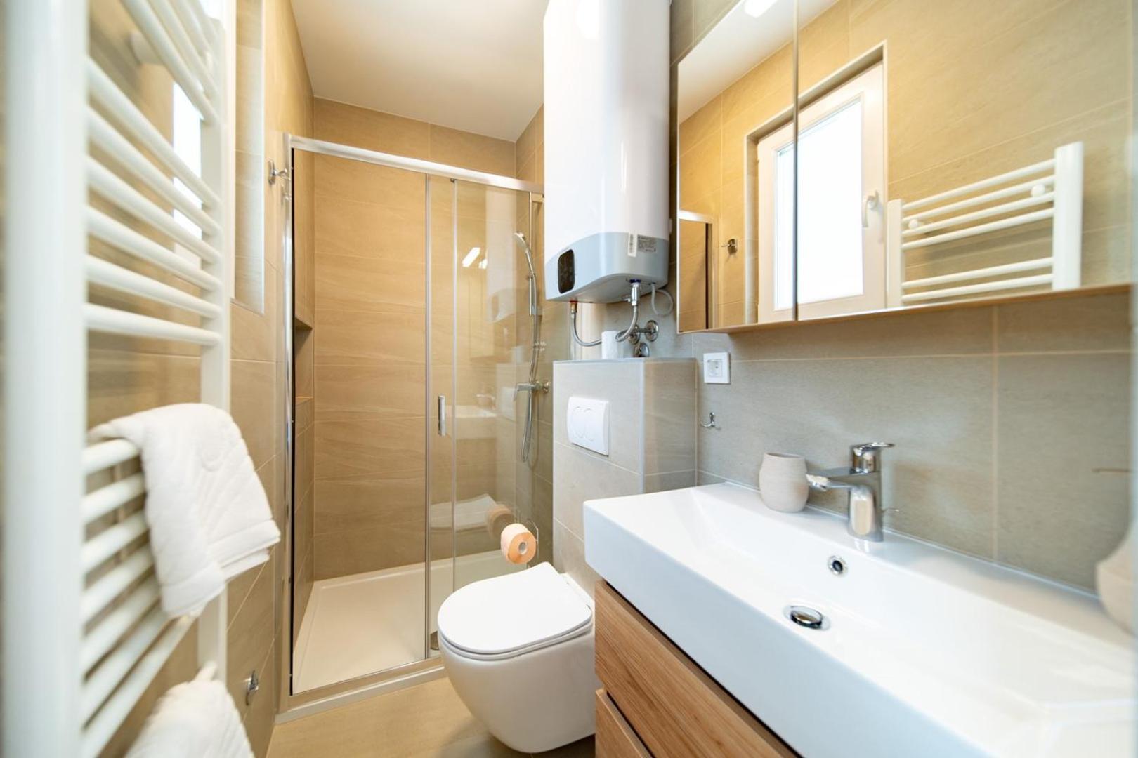 Arti Holiday Homes Banjol 외부 사진