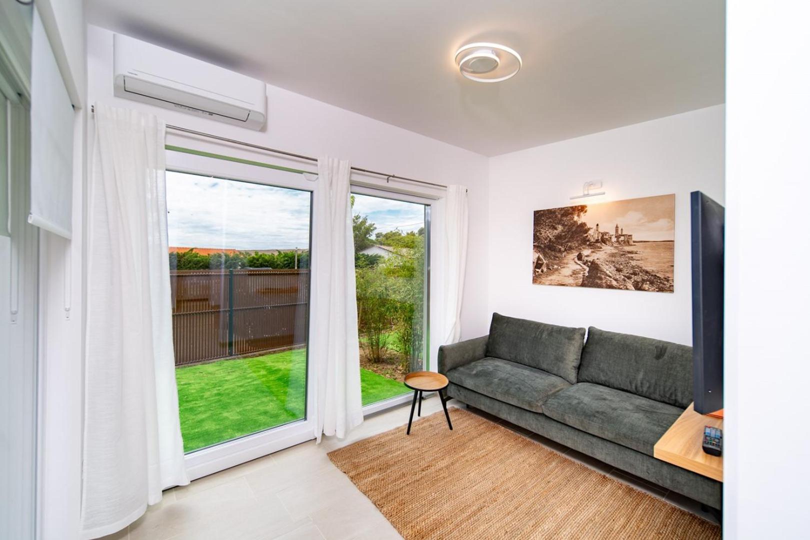 Arti Holiday Homes Banjol 외부 사진