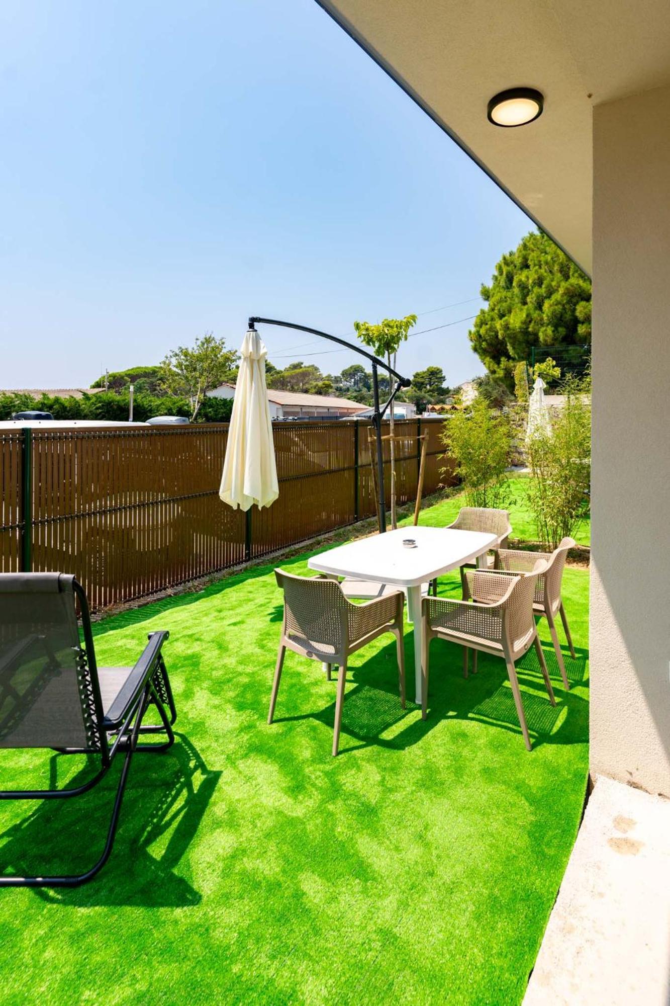 Arti Holiday Homes Banjol 객실 사진