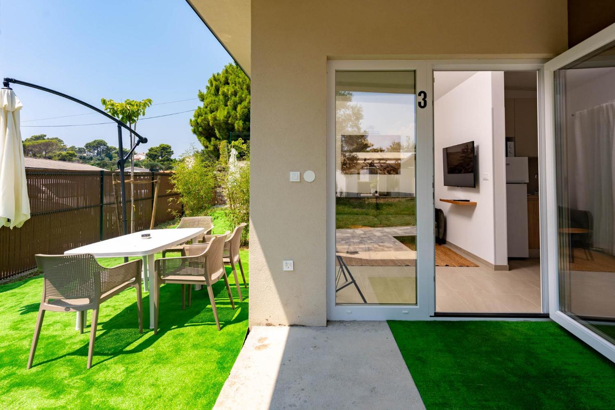 Arti Holiday Homes Banjol 외부 사진