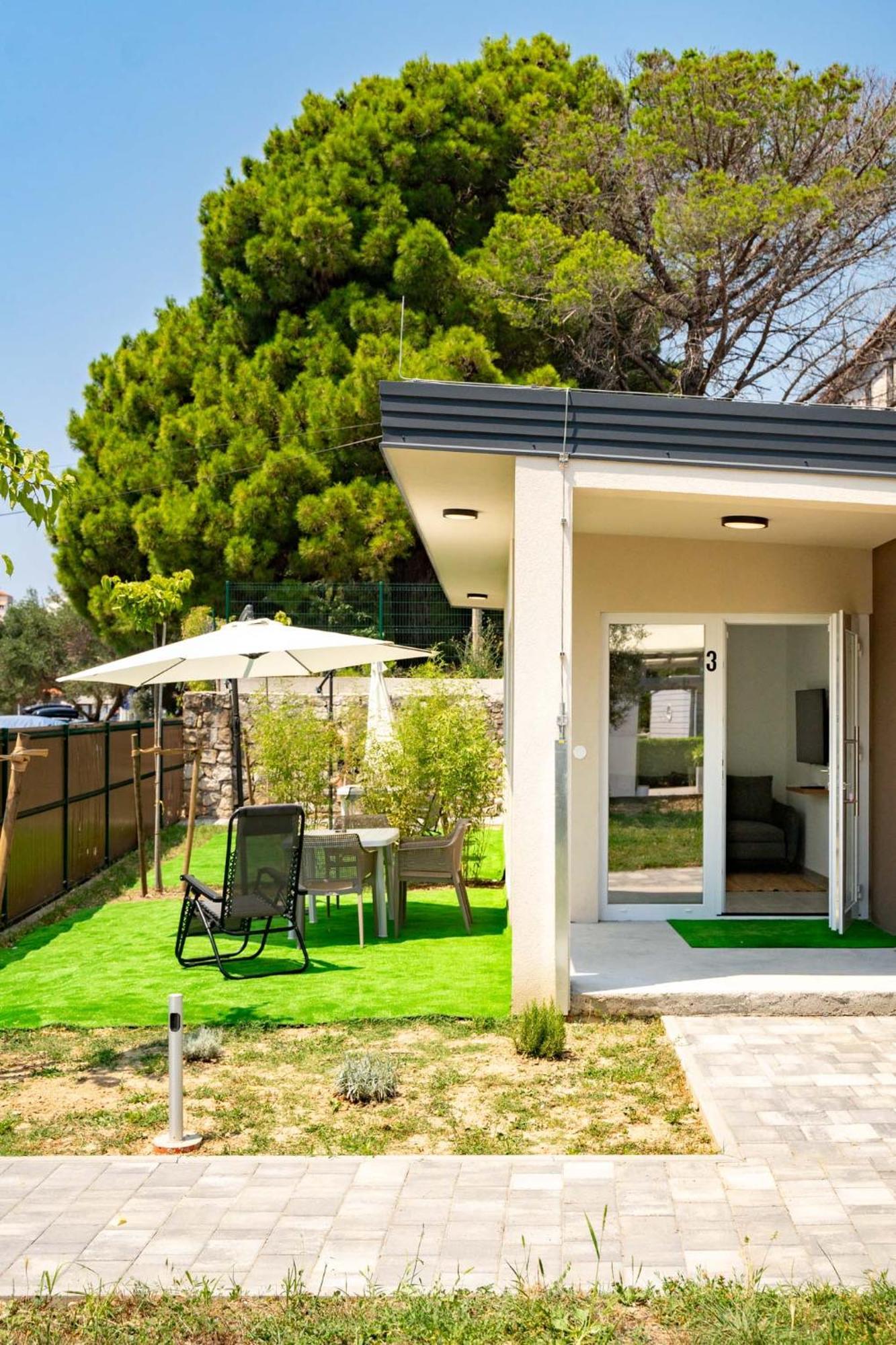 Arti Holiday Homes Banjol 외부 사진
