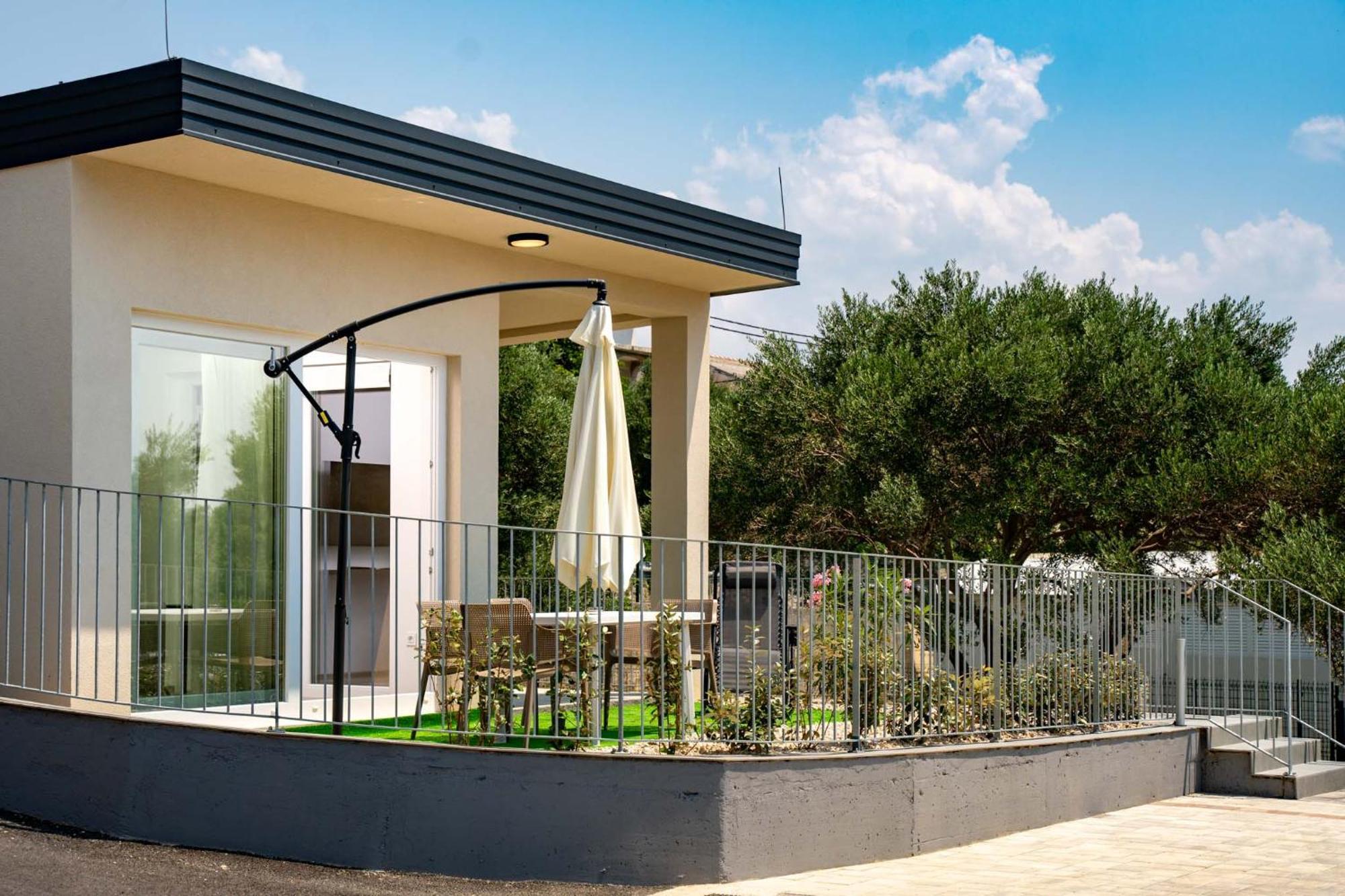 Arti Holiday Homes Banjol 외부 사진