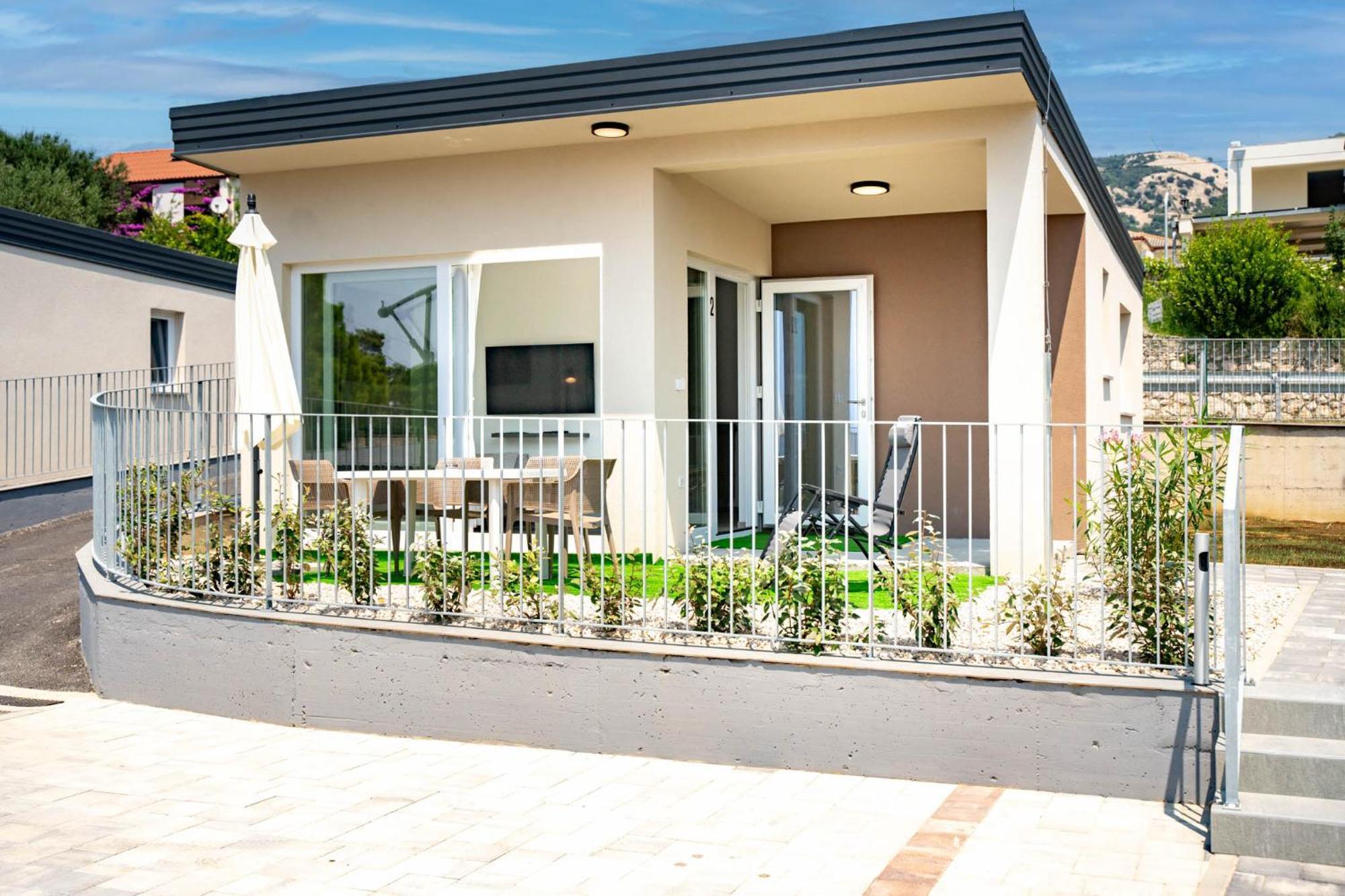 Arti Holiday Homes Banjol 외부 사진