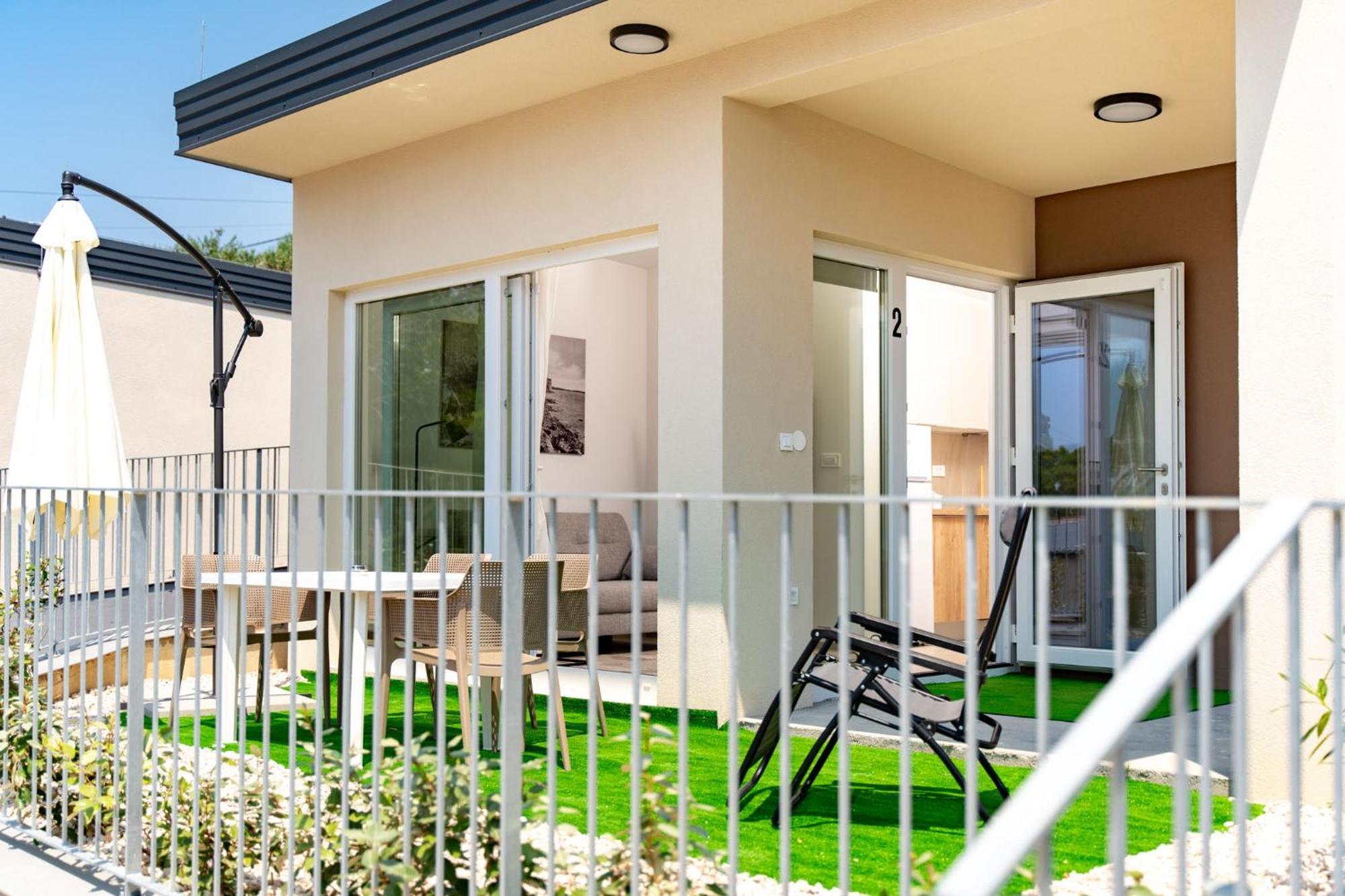 Arti Holiday Homes Banjol 객실 사진