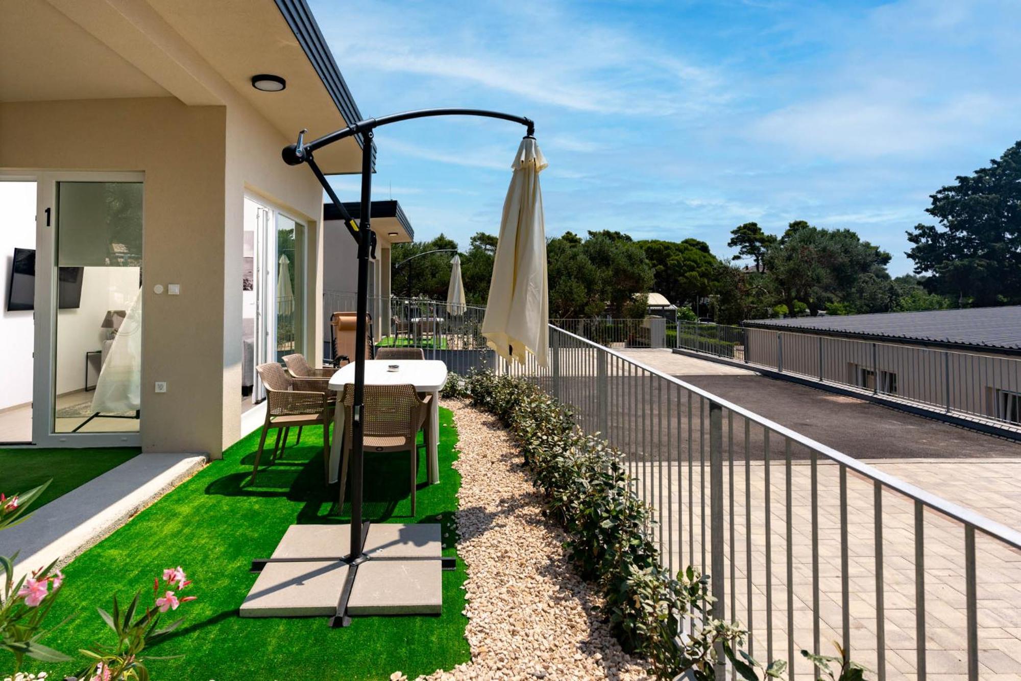 Arti Holiday Homes Banjol 외부 사진